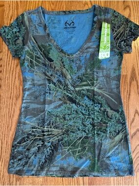 Realtree Blue & Green Camo V-Neck Short Sleeve Top